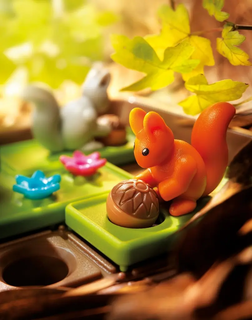 sg-425-squirrels-go-nuts_-_atmosphere1__0.webp
